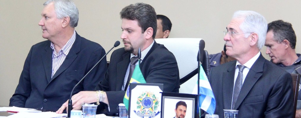 Daniel Sotto presidiu a sessão ao lado do deputado Vaz de Lima, também homenageado, e do diretor da ERPLAN João Buzzo