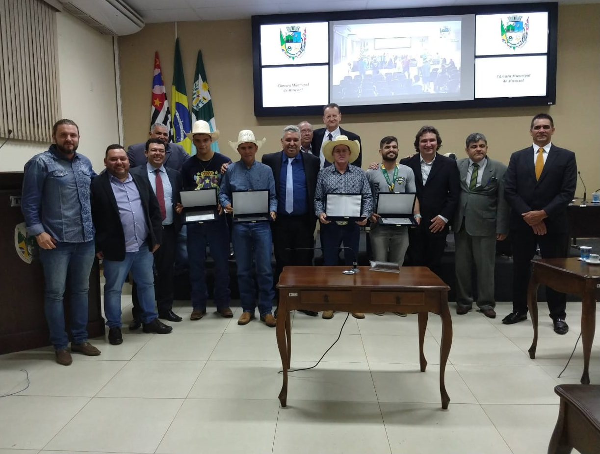 Vereadores homenagearam atletas mirassolenses que se destacaram no Campeonato Brasileiro de Jiu Jitsu e Rodeiro de Mirassol