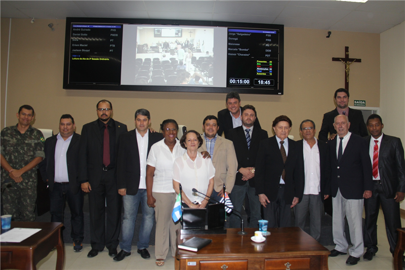 Vereadores, homenageados e o sargento do TG Jeilton Araujo